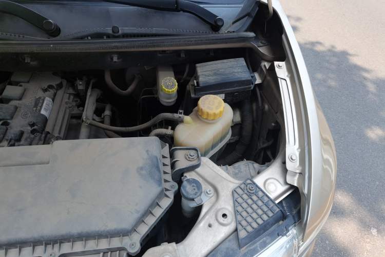 Used Wuling Hongguang V 2021 1.5L Jingqu Edition Enclosed-Window Vehicle LAR Engine Bay Left