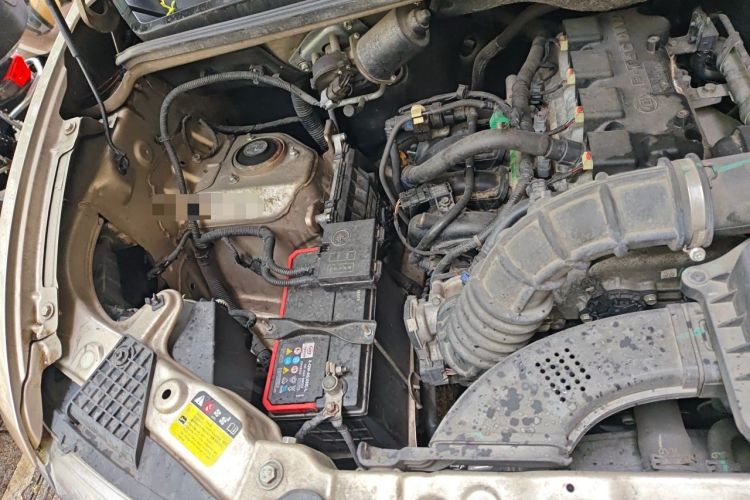 Used Wuling Hongguang V 2021 1.5L Jingqu Version LAR Engine Bay Right