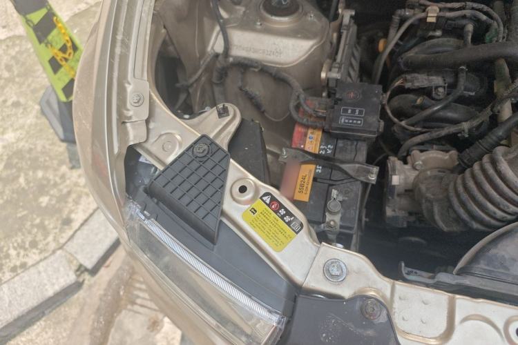 Used Wuling Hongguang V 2021 1.5L Refreshed Enjoyment Edition LAR Engine Bay Right