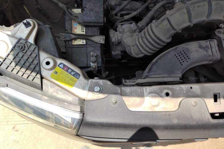Used Wuling Hongguang V 2021 1.5L Jingqu Version LAR Engine Bay Right