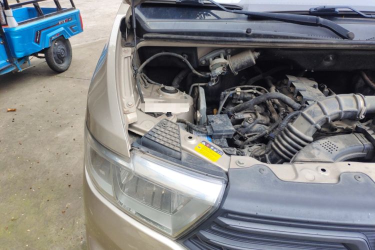 Used Wuling Hongguang V 2021 1.5L Jingqu Version LAR Engine Bay Right