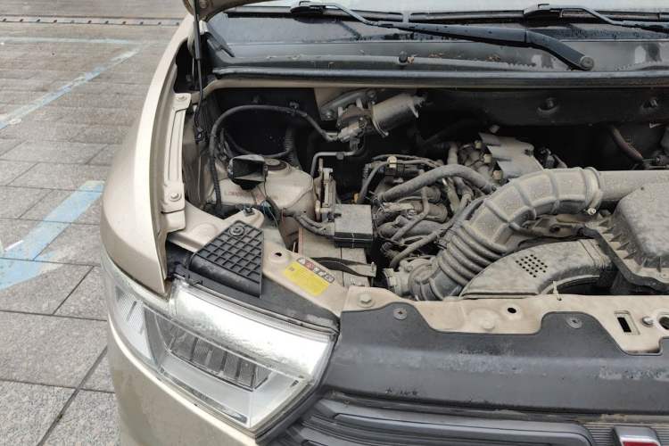 Used Wuling Hongguang V 2021 1.5L Jingqu Version LAR Engine Bay Right