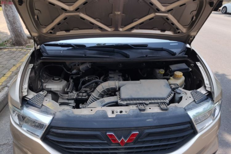 Used Wuling Hongguang V 2021 1.5L Jingqu Edition Enclosed-Window Vehicle LAR Engine Bay