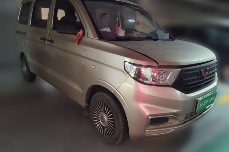 Used Wuling Hongguang V 2021 1.5L Jingqu Version LAR Front Right 45 Deg