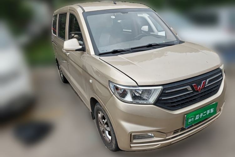 Used Wuling Hongguang V 2021 1.5L Enjoyment Edition LAR Front Right 45 Deg