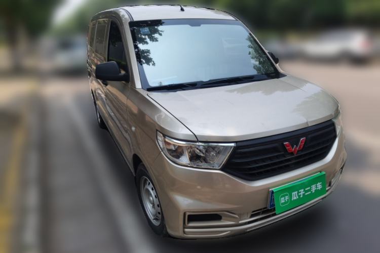 Used Wuling Hongguang V 2021 1.5L Jingqu Edition Enclosed-Window Vehicle LAR Front Right 45 Deg