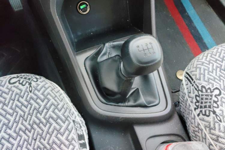 Used Wuling Hongguang V 2021 1.5L Jingqu Version LAR Gear Lever