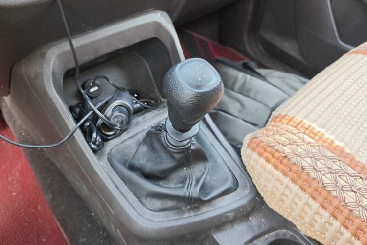 Used Wuling Hongguang V 2021 1.5L Jingqu Edition Enclosed-Window Vehicle LAR Gear Lever