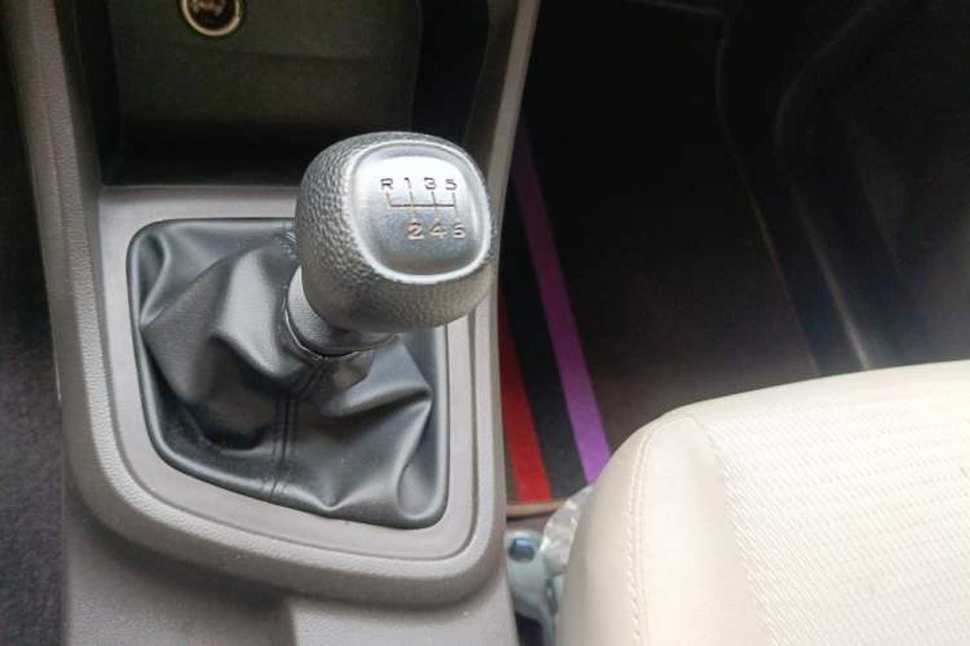 Used Wuling Hongguang V 2021 1.5L Jingqu Edition Enclosed-Window Vehicle LAR Gear Lever