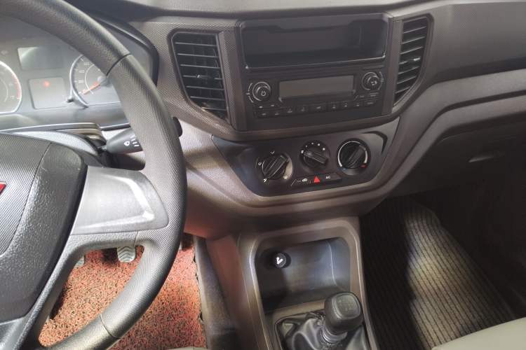 Used Wuling Hongguang V 2021 1.5L Jingqu Version LAR Interior 2