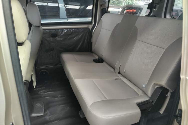 Used Wuling Hongguang V 2021 1.5L Jingqu Version LAR Interior 4
