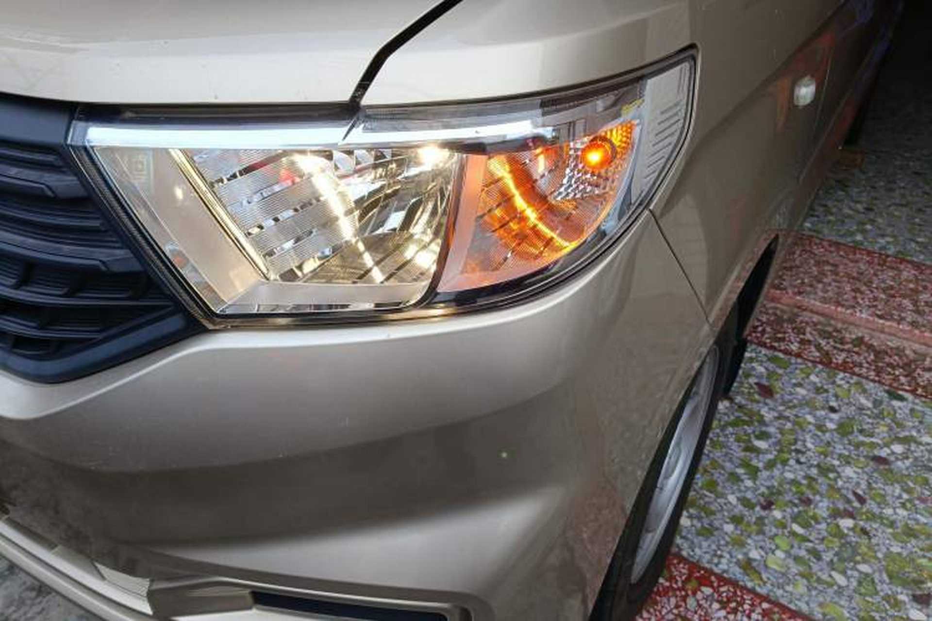 Used Wuling Hongguang V 2021 1.5L Jingqu Edition Enclosed-Window Vehicle LAR Left Front Headlight
