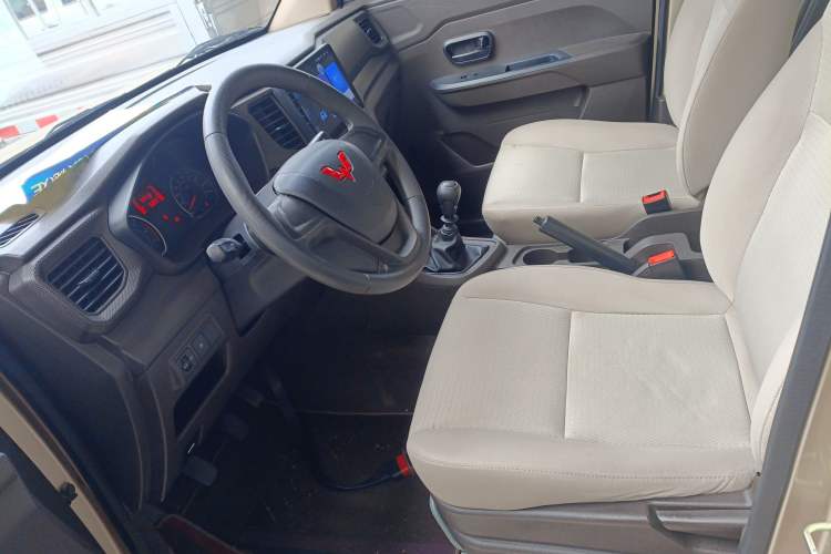 Used Wuling Hongguang V 2021 1.5L Jingqu Edition Enclosed-Window Vehicle LAR Left Front Seat