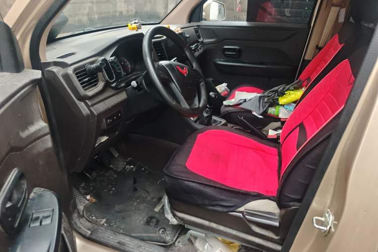 Used Wuling Hongguang V 2021 1.5L Enjoyment Edition LAR Left Front Seat