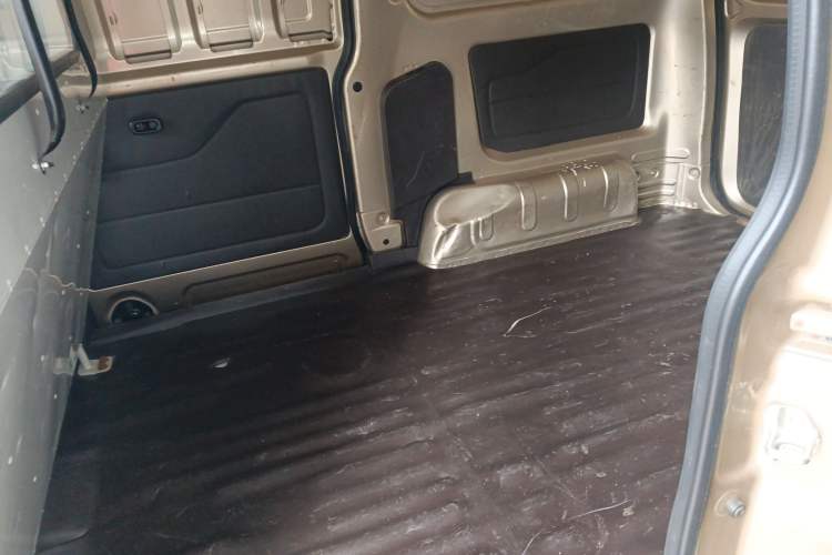 Used Wuling Hongguang V 2021 1.5L Jingqu Edition Enclosed-Window Vehicle LAR Left Rear Seat