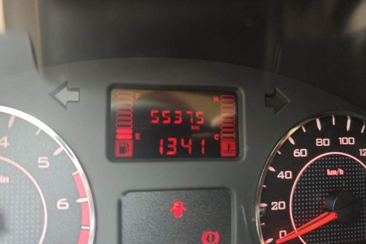 Used Wuling Hongguang V 2021 1.5L Refreshed Enjoyment Edition LAR Odometer Close Up