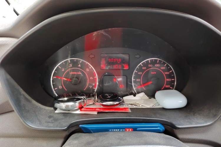 Used Wuling Hongguang V 2021 1.5L Jingqu Version LAR Odometer Close Up