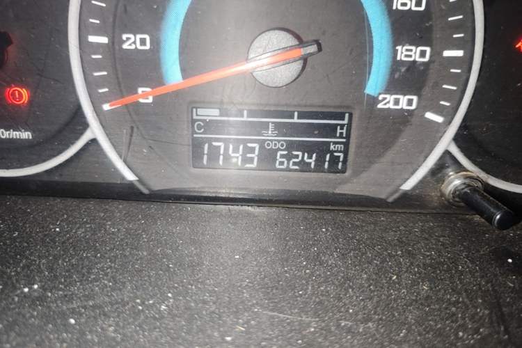 Used Wuling Hongguang V 2021 1.5L Refreshed Enjoyment Edition LAR Odometer Close Up