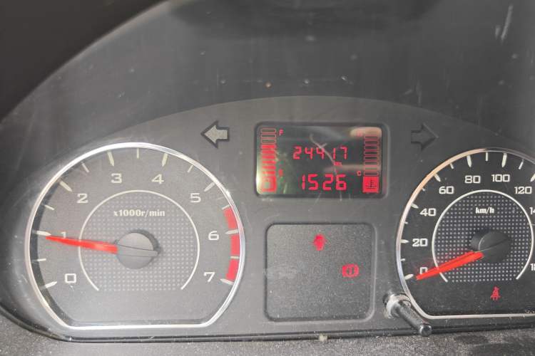 Used Wuling Hongguang V 2021 1.5L Jingqu Edition Enclosed-Window Vehicle LAR Odometer Close Up