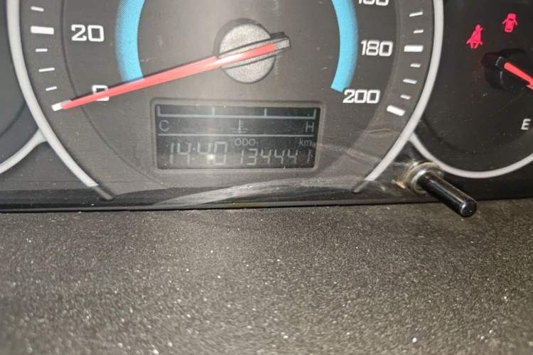 Used Wuling Hongguang V 2021 1.5L Enjoyment Edition LAR Odometer Close Up