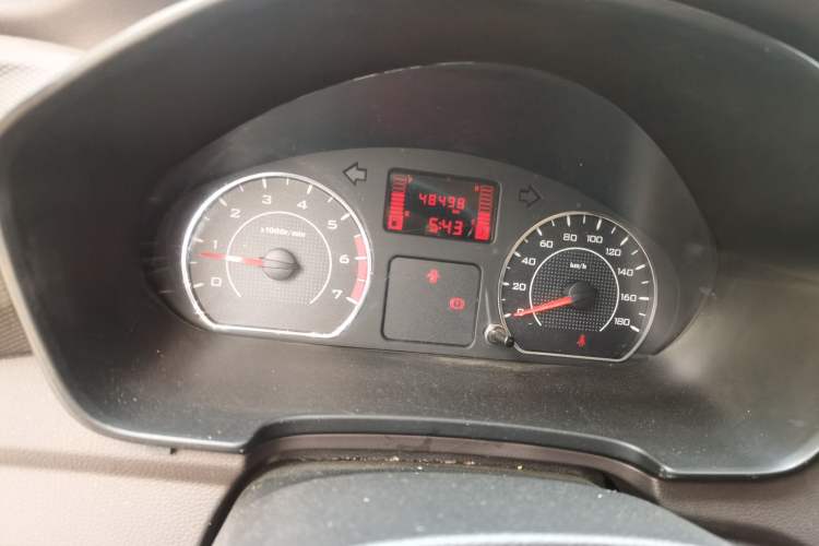 Used Wuling Hongguang V 2021 1.5L Jingqu Edition Enclosed-Window Vehicle LAR Odometer Close Up