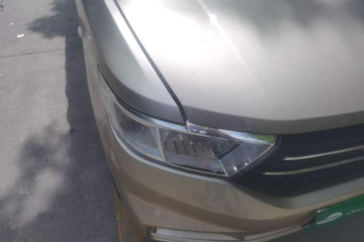 Used Wuling Hongguang V 2021 1.5L Jingqu Version LAR Right Front Headlight