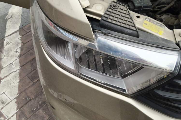 Used Wuling Hongguang V 2021 1.5L Jingqu Version LAR Right Front Headlight