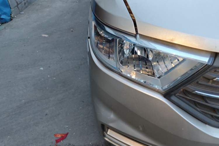 Used Wuling Hongguang V 2021 1.5L Refreshed Enjoyment Edition LAR Right Front Headlight