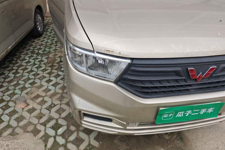 Used Wuling Hongguang V 2021 1.5L Enjoyment Edition LAR Right Front Headlight