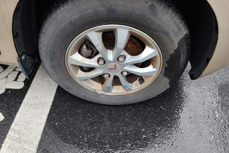 Used Wuling Hongguang V 2021 1.5L Refreshed Enjoyment Edition LAR Right Front Wheel Hub