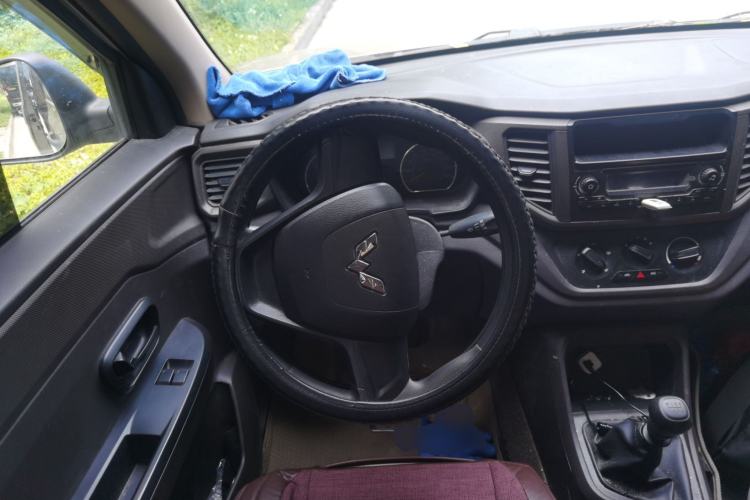 Used Wuling Hongguang V 2021 1.5L Jingqu Version LAR Steering Wheel