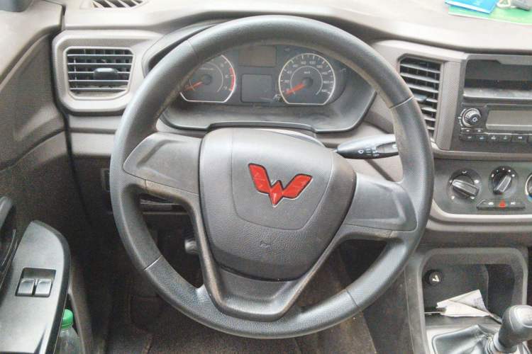 Used Wuling Hongguang V 2021 1.5L Jingqu Version LAR Steering Wheel