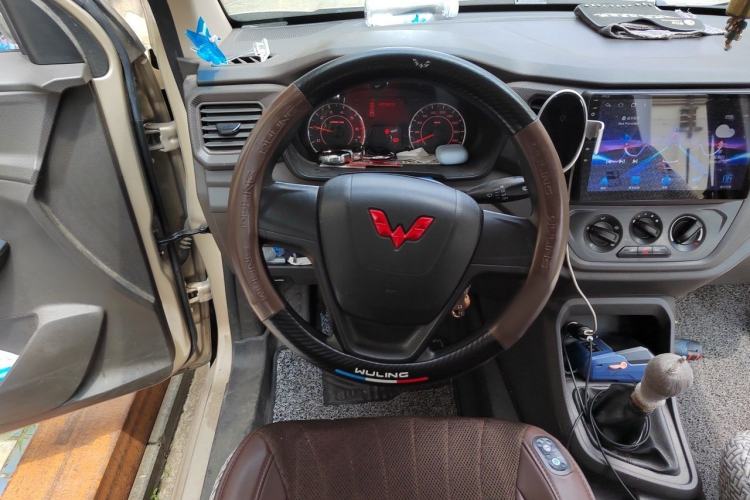 Used Wuling Hongguang V 2021 1.5L Jingqu Version LAR Steering Wheel