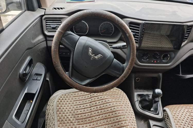 Used Wuling Hongguang V 2021 1.5L Enjoyment Edition LAR Steering Wheel