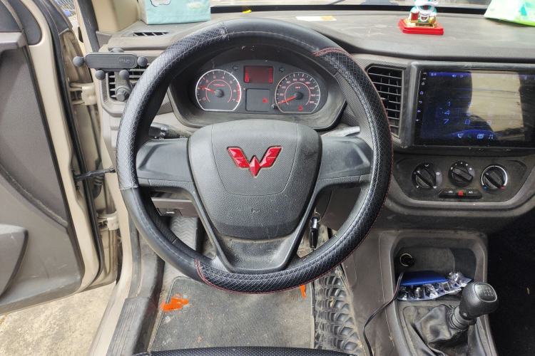 Used Wuling Hongguang V 2021 1.5L Jingqu Version LAR Steering Wheel