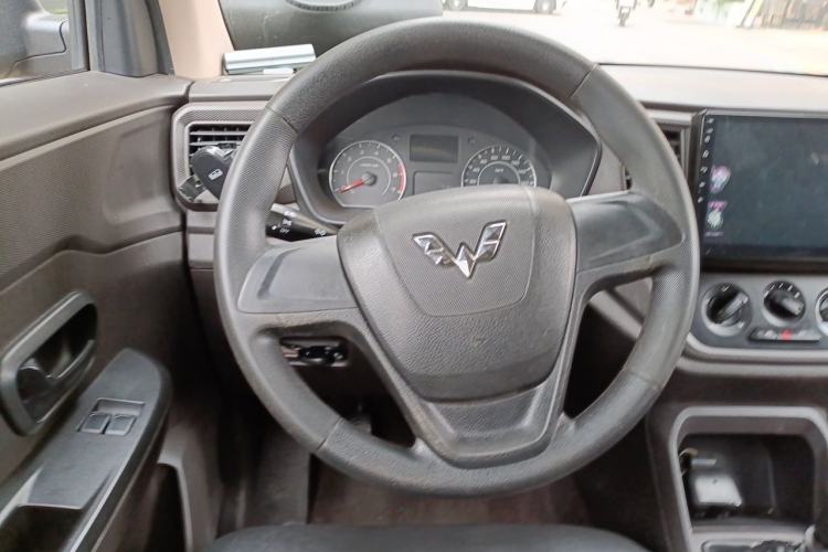 Used Wuling Hongguang V 2021 1.5L Jingqu Version LAR Steering Wheel