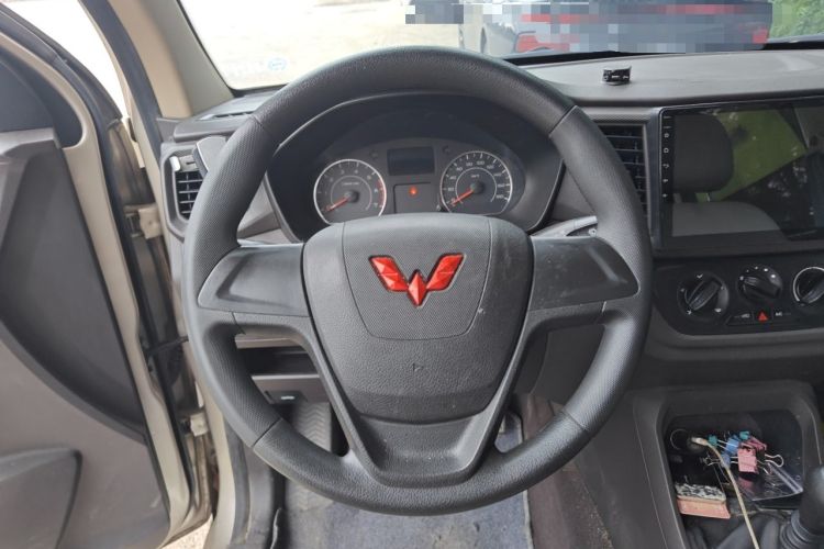 Used Wuling Hongguang V 2021 1.5L Jingqu Version LAR Steering Wheel