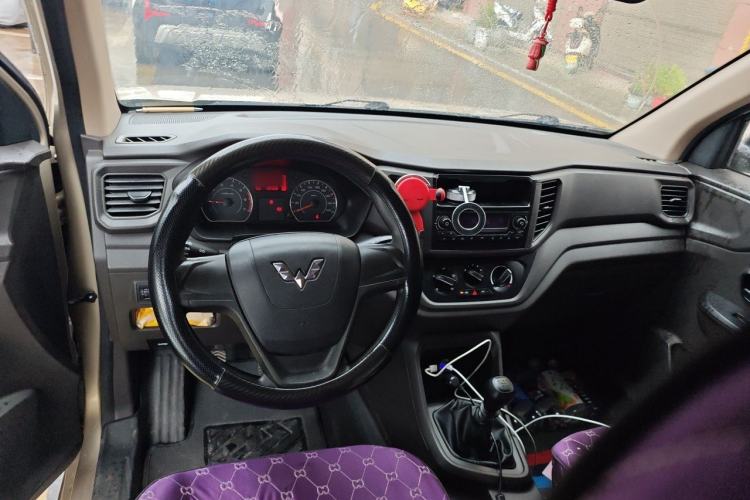 Used Wuling Hongguang V 2021 1.5L Jingqu Version LAR Steering Wheel