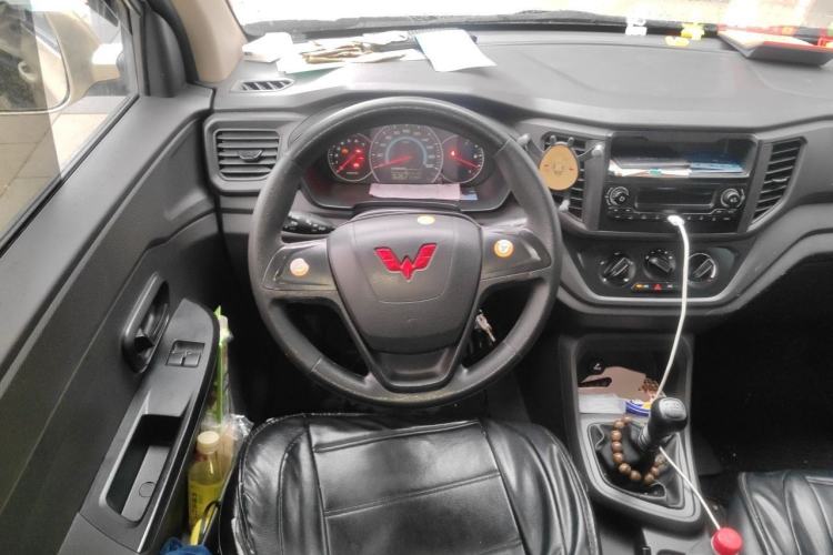 Used Wuling Hongguang V 2021 1.5L Enjoyment Edition LAR Steering Wheel
