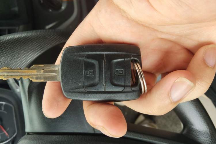 Used Wuling Hongguang V 2021 1.5L Jingqu Edition Enclosed-Window Vehicle LAR Vehicle Key