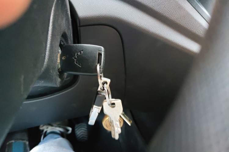 Used Wuling Hongguang V 2021 1.5L Jingqu Version LAR Vehicle Key