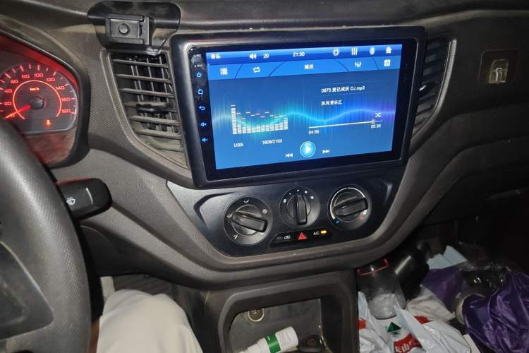 Used Wuling Hongguang V 2022 1.5L Jingqu Edition Electric-Assist LAR Audio And AC Panel