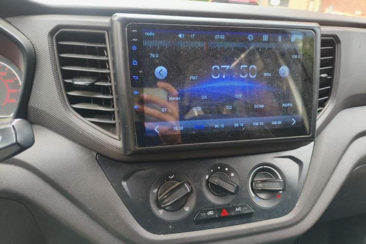 Used Wuling Hongguang V 2022 1.5L Jingqu Edition Electric-Assist LAR Audio And AC Panel