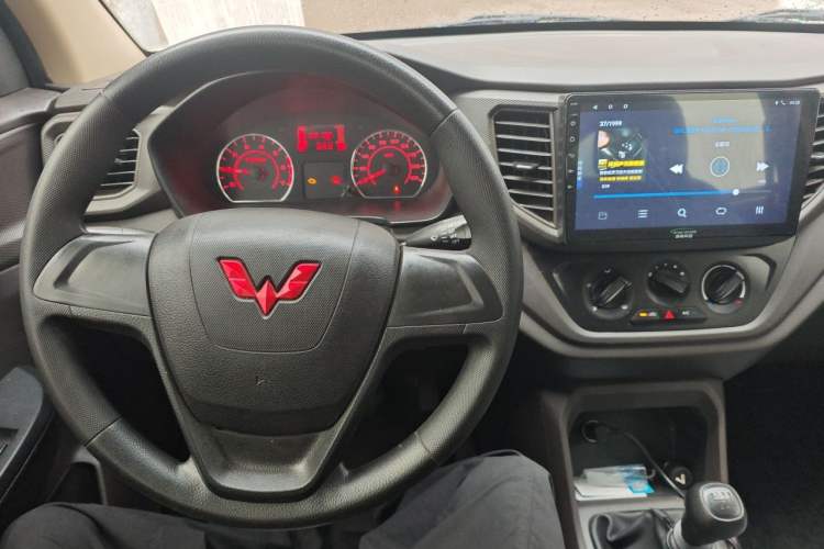 Used Wuling Hongguang V 2022 1.5L Jingqu Version Hydraulic Power Steering LAR Audio And AC Panel