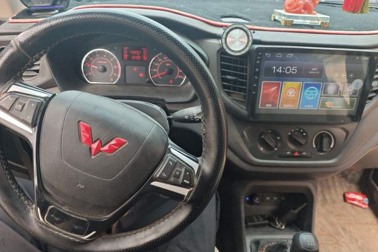 Used Wuling Hongguang V 2022 1.5L Jingqu Edition Electric-Assist LAR Audio And AC Panel
