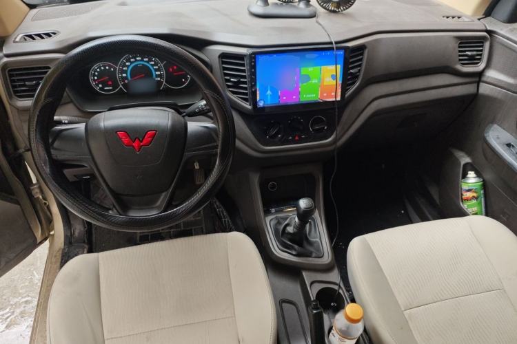 Used Wuling Hongguang V 2022 1.5L Enjoy Edition Hydraulic Power Steering LAR Center Console