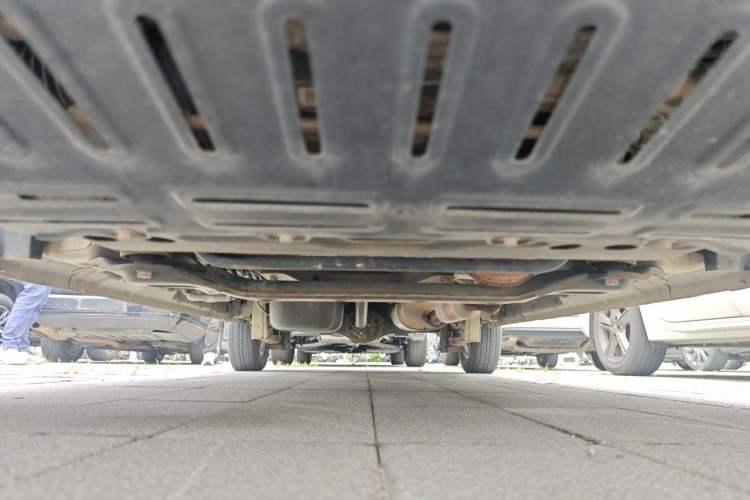 Used Wuling Hongguang V 2022 1.5L Jingqu Version Hydraulic Power Steering LAR Chassis Front