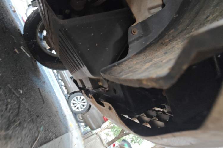 Used Wuling Hongguang V 2022 1.5L Jingqu Version Hydraulic Power Steering LAR Chassis Front