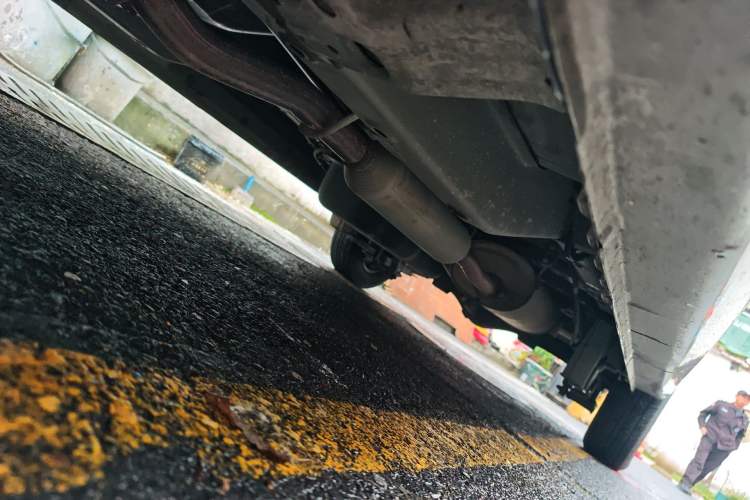 Used Wuling Hongguang V 2022 1.5L Jingqu Version Hydraulic Power Steering LAR Chassis Front Left
