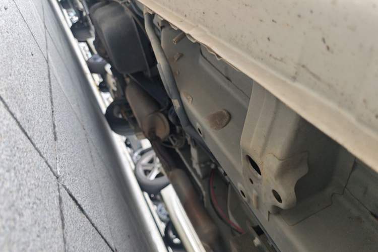 Used Wuling Hongguang V 2022 1.5L Jingqu Version Hydraulic Power Steering LAR Chassis Front Right